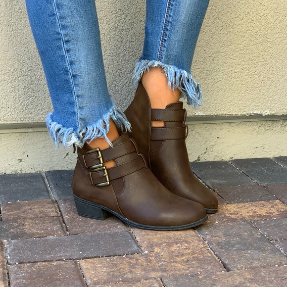Texas Brown Distressed Double Buckle Ankle Boots - Picture 3 of 7